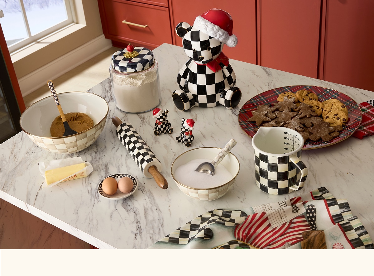 MACKENZIE-CHILDS セラミックトレイ、装飾、食器 Amazon.com: MACKENZIE-CHILDS Small Tray, Decorative Tray for