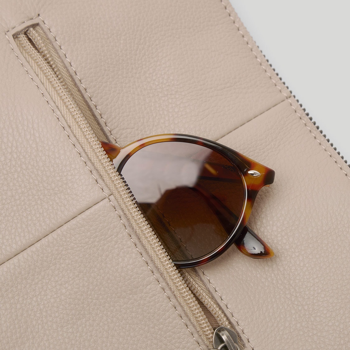 Los Feliz Crossbody Bag in Indigo Leather – The Sak
