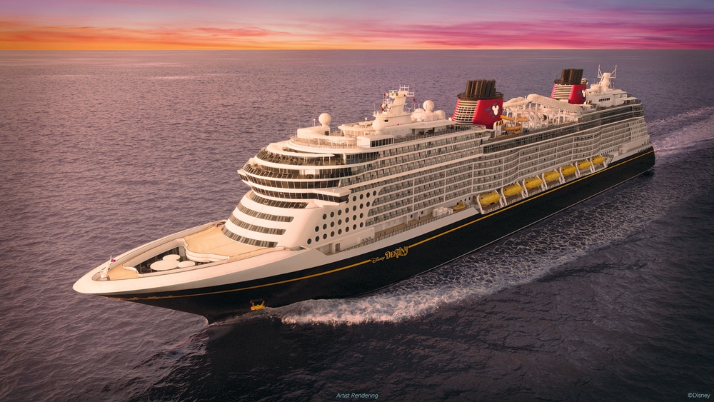 Bateau de croisière luxueux naviguant au coucher du soleil