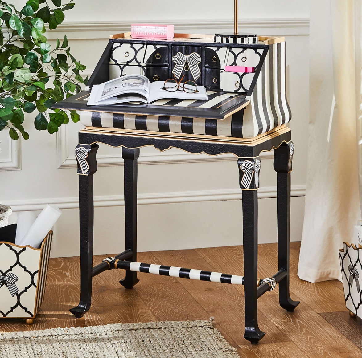 courtly bow desk