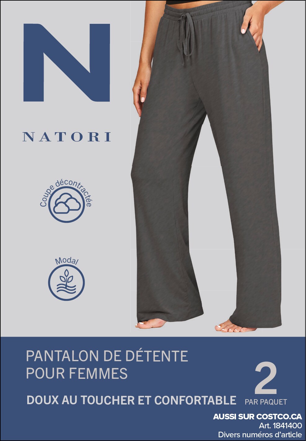Publicité Natori pour un pantalon de détente pour femmes, doux et confortable, avec logo et icônes de caractéristiques. Disponible sur Costco.ca