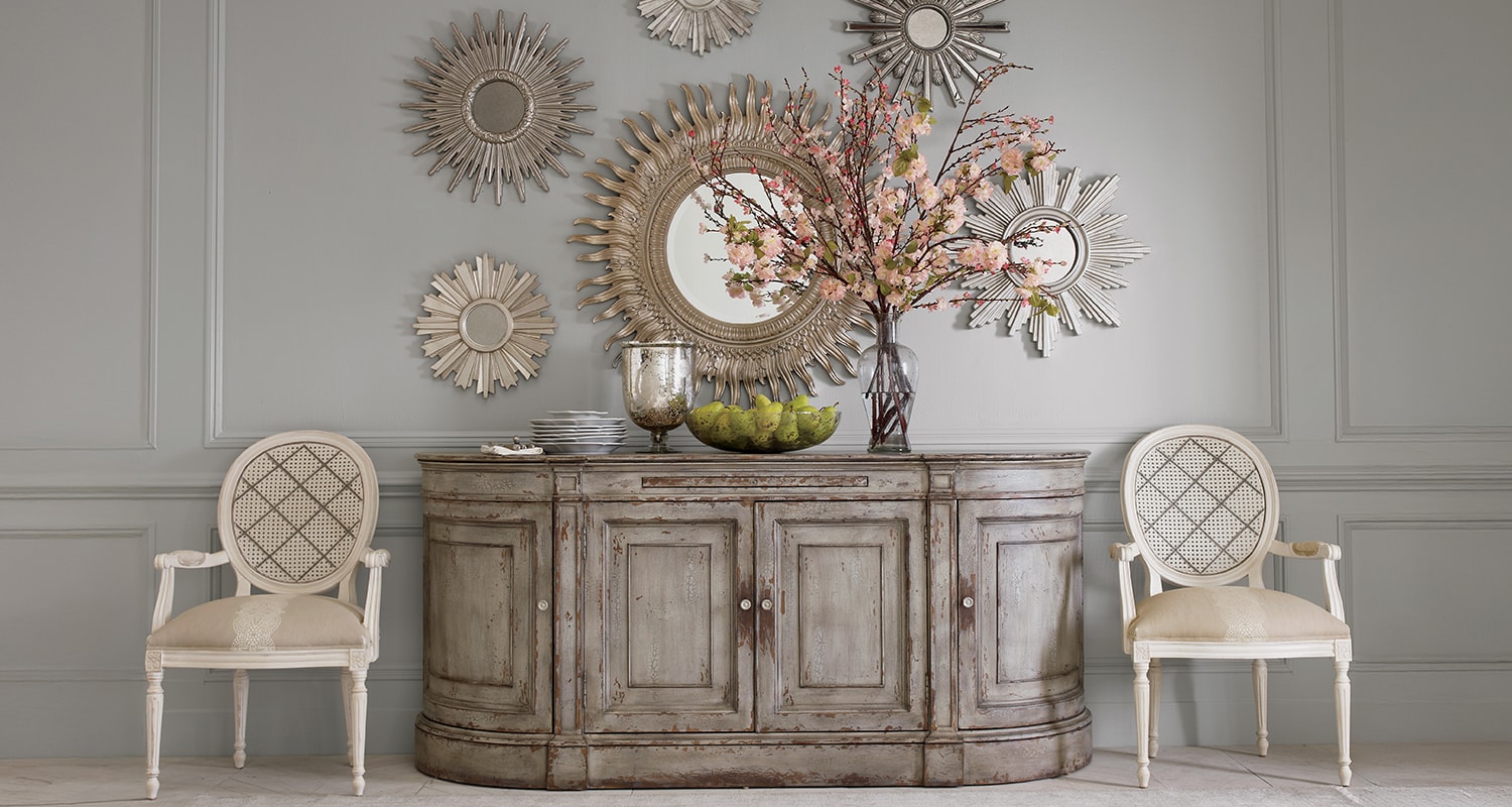 壁を飾る太陽 ETHAN ALLENサンバースト 大型ミラー Smoke and Mirrors Entryway | Entryway Mirror Ideas | Ethan Allen